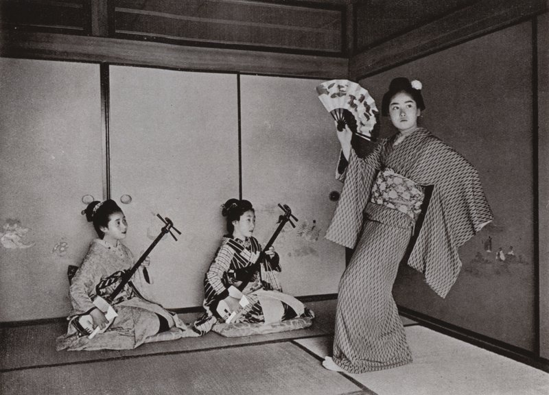 Una geisha che danza da Herbert Ponting