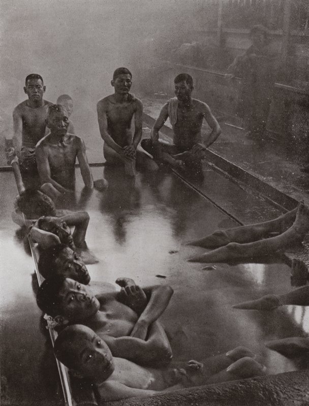 Un bagno pubblico a Kanawa da Herbert Ponting
