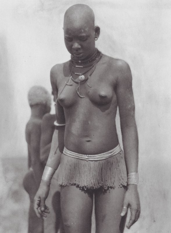 Africa: Donna Nuer da Hugo Adolf Bernatzik