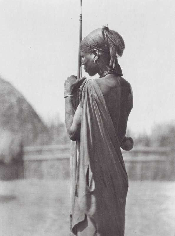 Africa: Nuer in abito Shilluk da Hugo Adolf Bernatzik