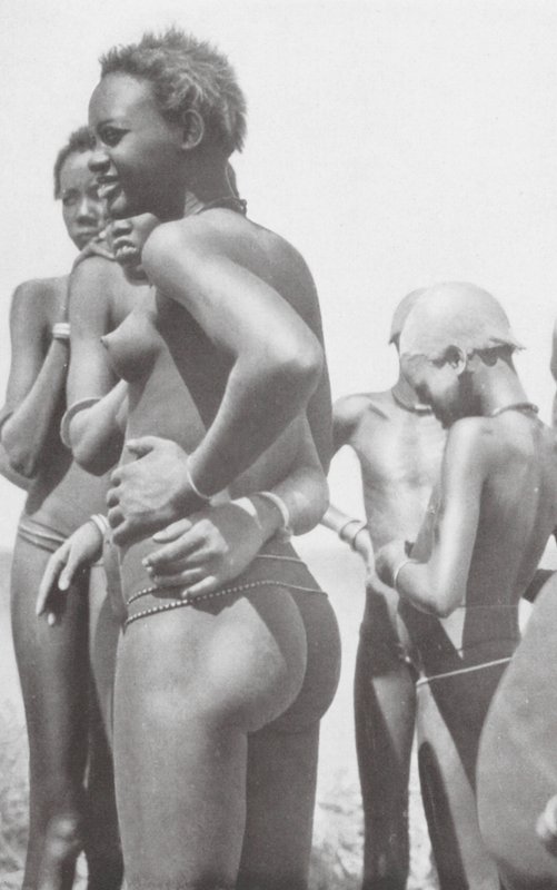 Ragazza Nuer da Hugo Adolf Bernatzik