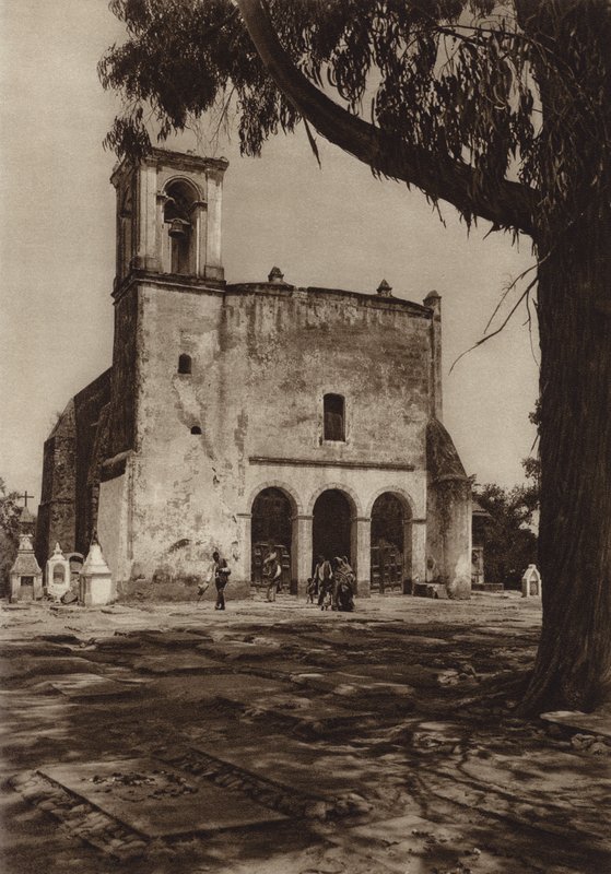 Messico: Amecameca, Cappella "Guadalupe" sul Sacro Monte (foto b/n) da Hugo Brehme