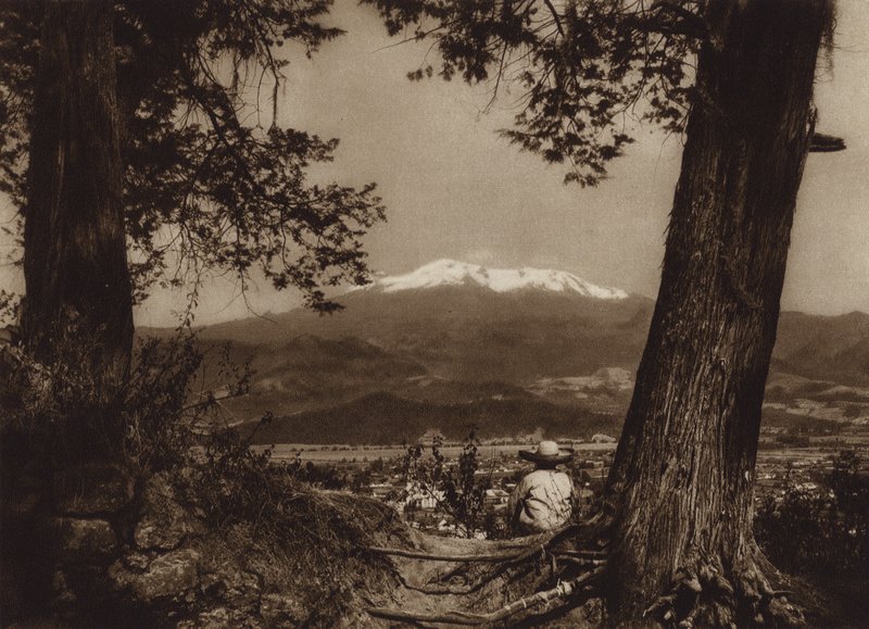 Messico: Amecameca con Iztaccihuatl (foto b/n) da Hugo Brehme