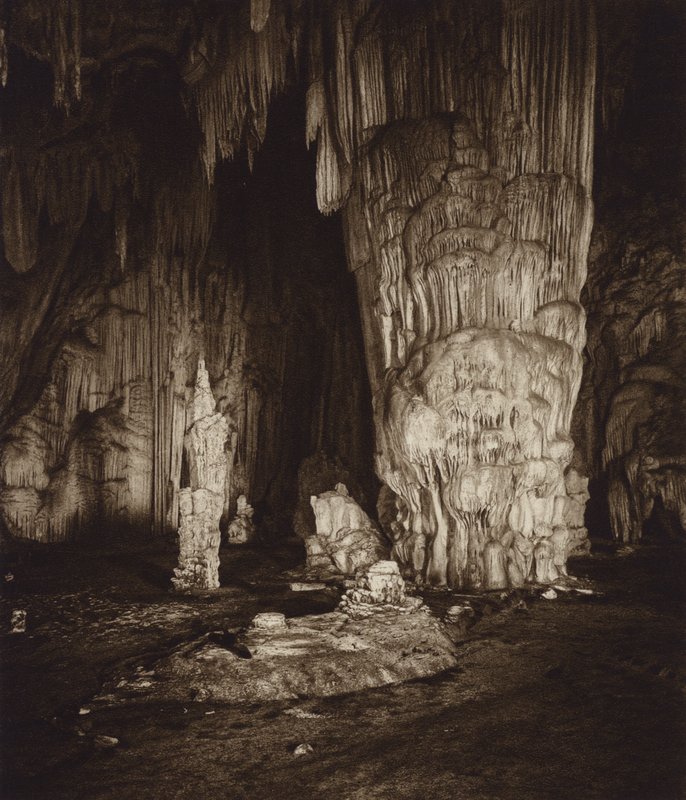 Messico: grotte di stalattiti di Cacahuamilpa, Stato di Guerrero (foto b/n) da Hugo Brehme