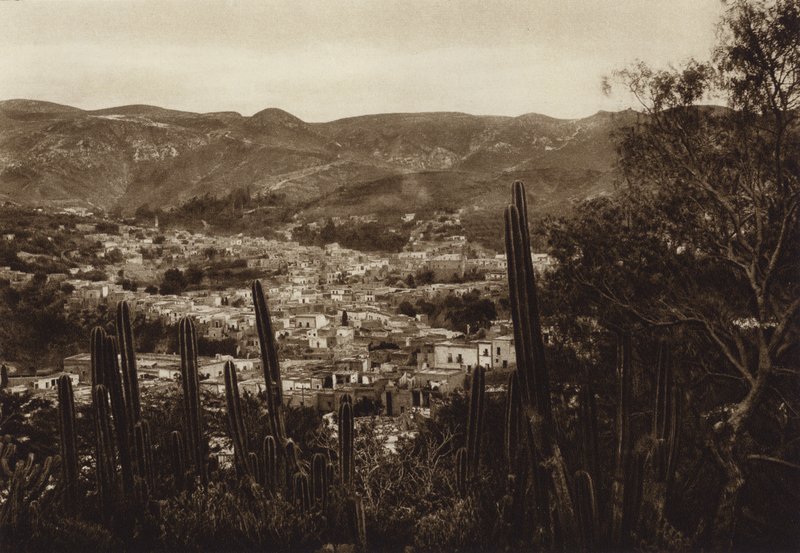 Messico: Guanajuato, vista totale del villaggio (foto b/n) da Hugo Brehme