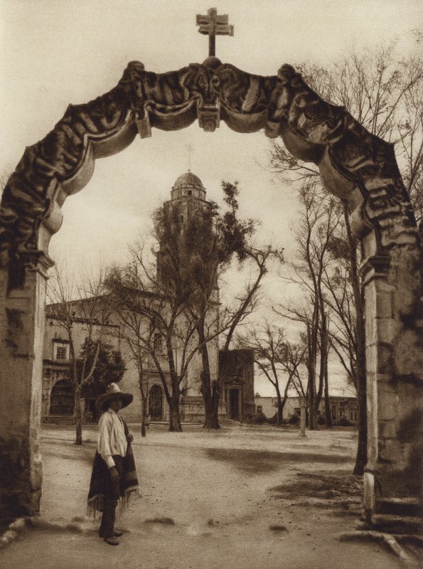 Messico: Chiesa di Acambaro, Stato di Michoacan (foto b/n) da Hugo Brehme