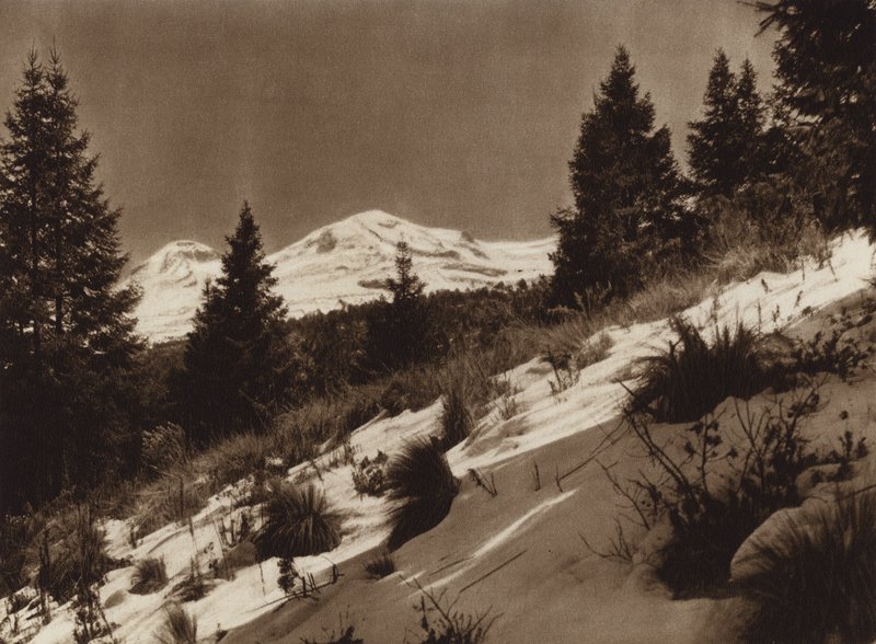 Messico: Iztacihuatl (foto b/n) da Hugo Brehme
