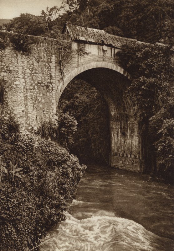 Messico: Ponte Atoyac (foto b/n) da Hugo Brehme