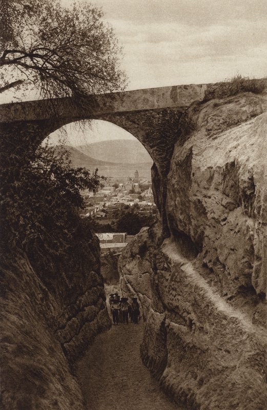 Messico: San Andres Chalchicomula, Stato di Puebla (foto b/n) da Hugo Brehme