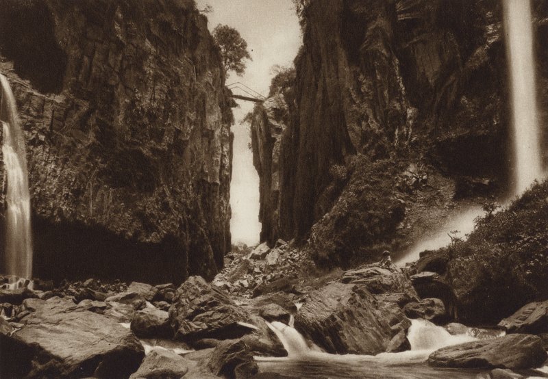 Messico: Teocelo vicino a Jalapa, teatro del terremoto del 1920 (foto b/n) da Hugo Brehme