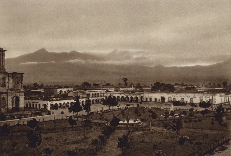 Messico: Zapotlan con Colima (foto b/n) da Hugo Brehme