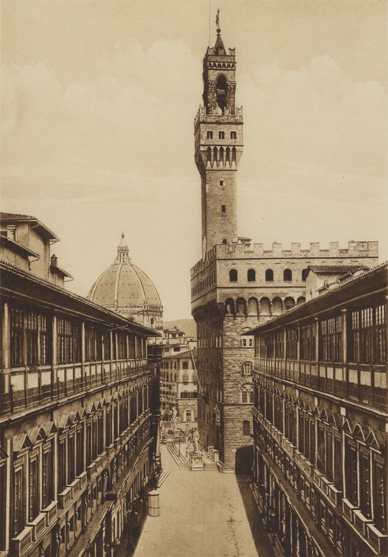 Firenze: Portici degli Uffizi, costruiti su disegno di Vasari da Italian Photographer