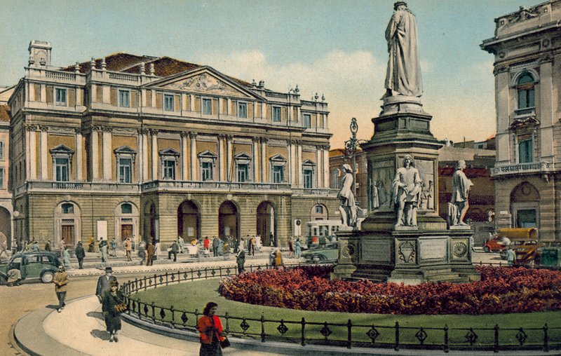 Milano / Milan: Teatro alla Scala (colour photo) da Italian Photographer