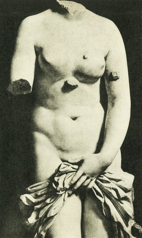 Museo, La Venere Siracusana, Credesi del III secolo AC (b/w photo) da Italian Photographer