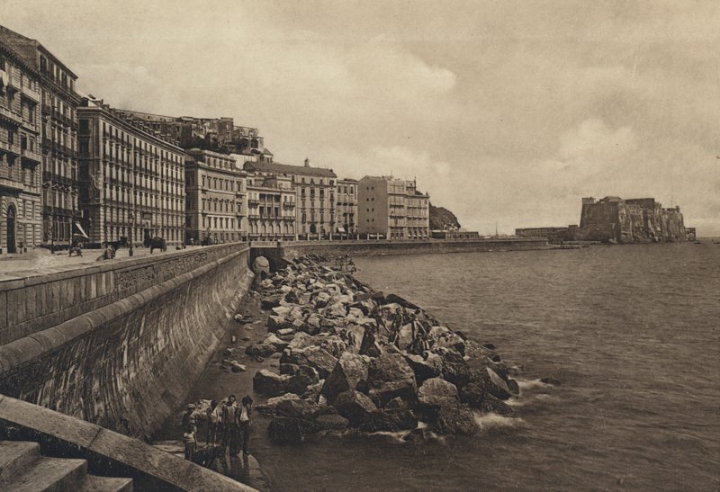 Napoli: Via Caracciolo e Castello Dell