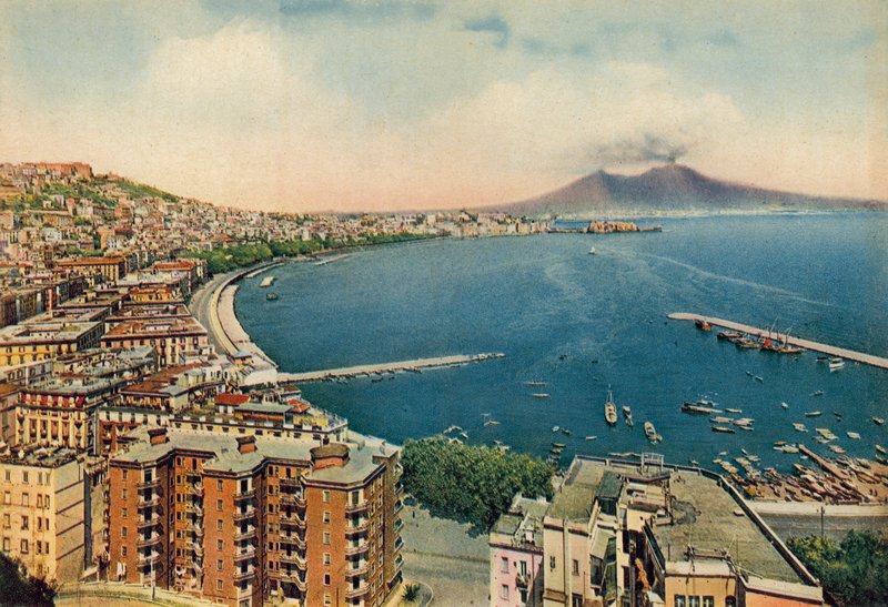Napoli / Naples: Panorama e Vesuvio (coloured photo) da Italian Photographer