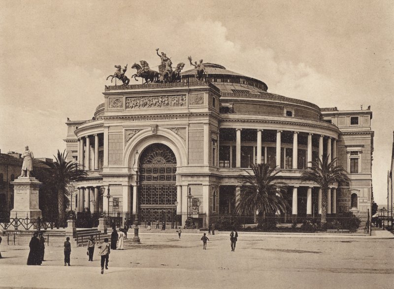 Sicilia / Sicily: Politeama Garibaldi, Arch Damiani (foto b/n) da Italian Photographer