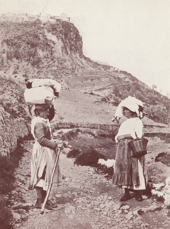 Sicilia: Sulla strada per Mola (foto b/n) da Italian Photographer
