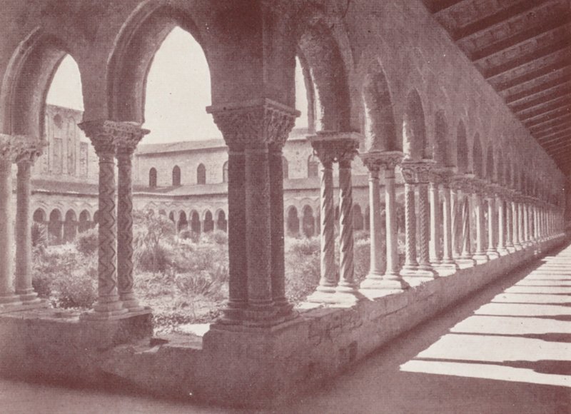Sicilia: I Chiostri, Monreale (foto b/n) da Italian Photographer