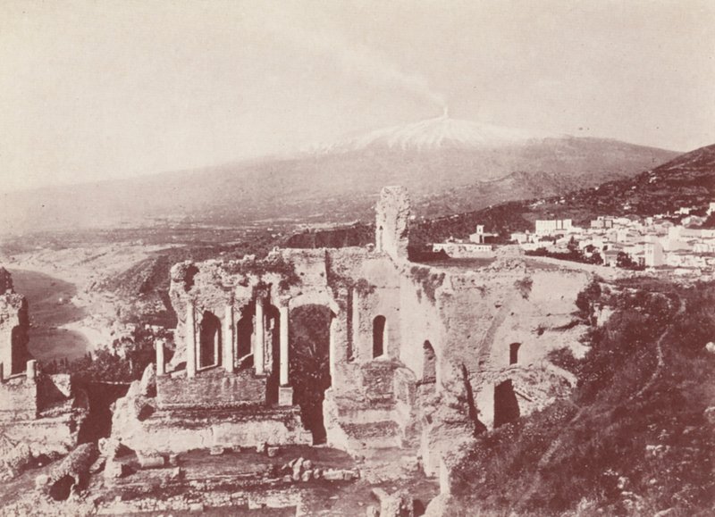 Sicilia: Teatro Greco, Taormina (foto b/n) da Italian Photographer