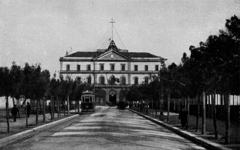 Taranto, Viale R Arsenale Marittimo da Italian Photographer