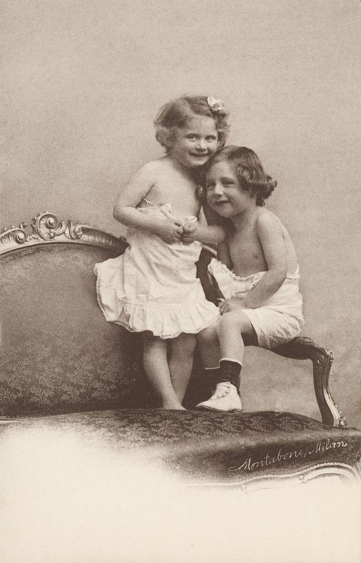 Due bambini che ridono da Italian Photographer