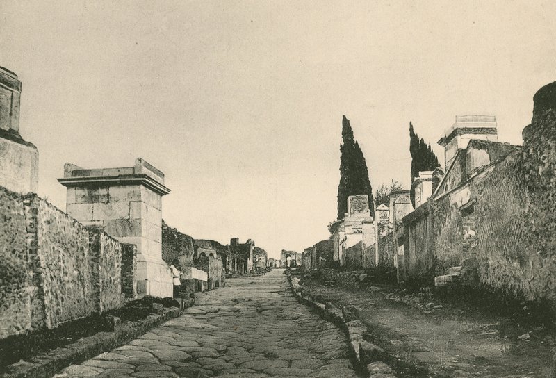 La Strada delle Tombe com