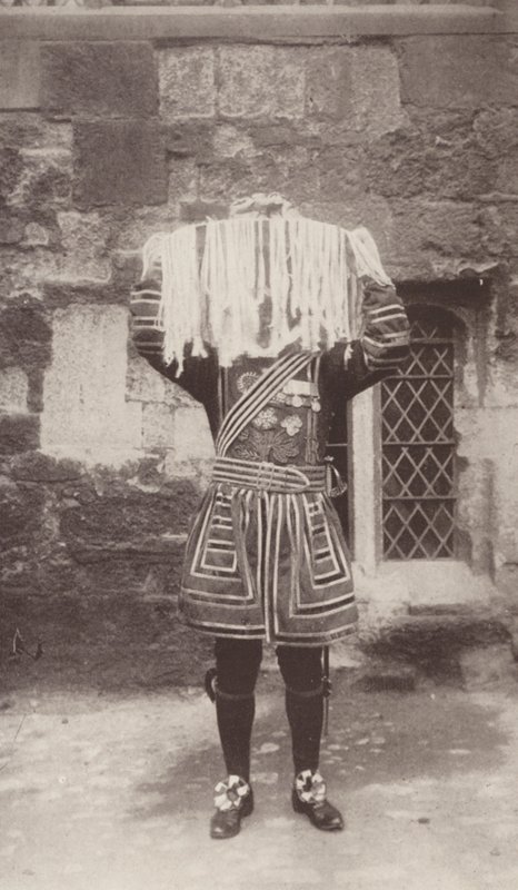 Il Guardiano che Porta il Piatto d