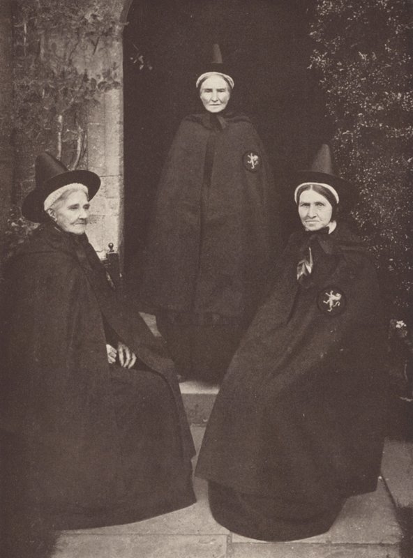 Le donne elemosiniere a Castle Acre nei loro costumi interessanti da J. Benjamin Stone