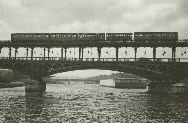 Parigi: Pont de Passy da Mario Bucovich
