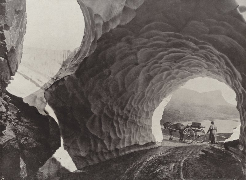 Tunnel attraverso la neve, Passo di Hauklid da Norwegian Photographer