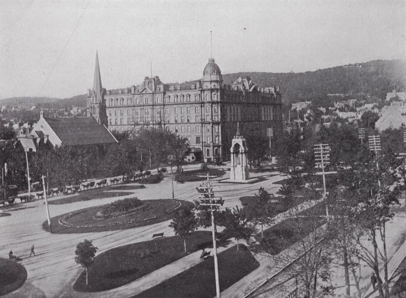 Dominion Square e Windsor Hotel, Montreal da Photographer Canadian