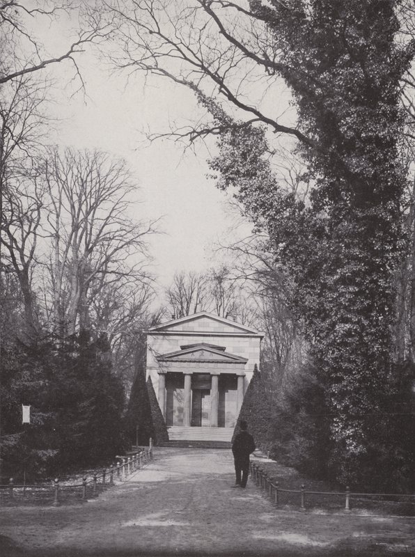 Charlottenburg, Mausoleo, esterno da Photographer German
