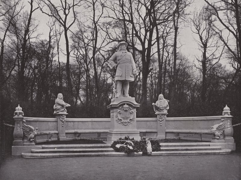 Monumento nella Sieges-Allee, Federico Guglielmo, il Grande Elettore da Photographer German