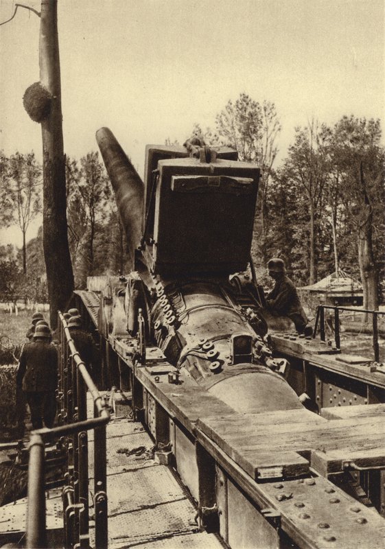 Cannone ferroviario tedesco da 380 mm del tipo utilizzato nei bombardamenti di Verdun e Dunkerque, Francia, Prima Guerra Mondiale da Photographer German