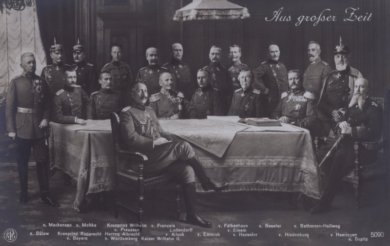 Kaiser Guglielmo II di Germania con alti comandanti militari tedeschi (foto in b/n) da Photographer German