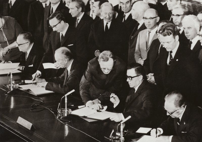 Il 3 giugno 1972 i ministri degli esteri delle Quattro Potenze firmarono il protocollo finale dell