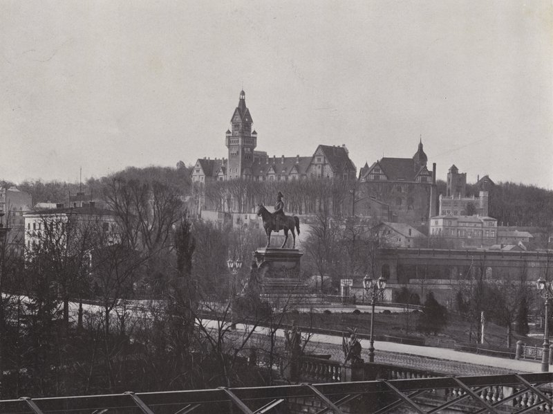 Potsdam, scuola di guerra e monumento a Kaiser Wilhelm il Grande da Photographer German