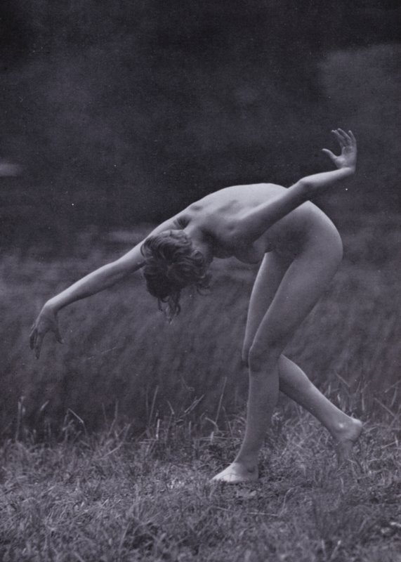 Il corpo bello, cultura fisica per donne (foto in bianco e nero) da Photographer German