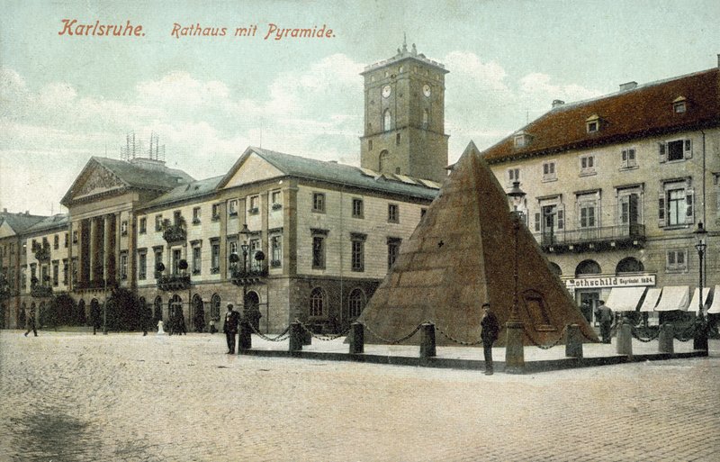 Municipio e Piramide, Karlsruhe, Germania da Photographer German