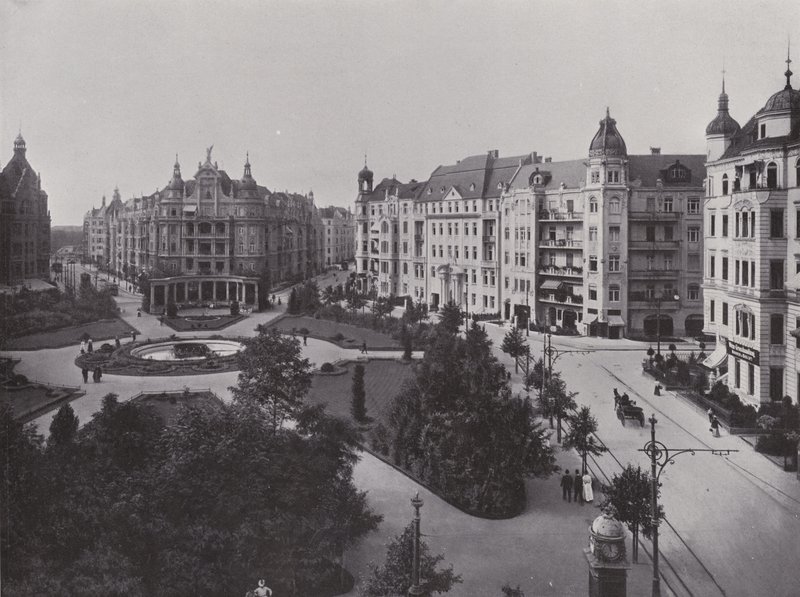 Piazza Vittoria Luise da Photographer German