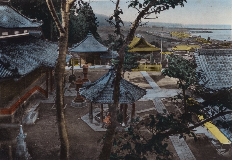 Giappone, c.1912: Miidera, una delle 8 Vedute di Ohmi, vicino a Kyoto da Photographer Japanese