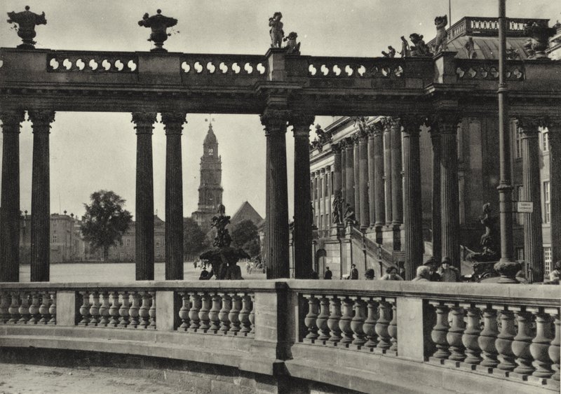 Potsdam, Palazzo della Città, Colonnati sull