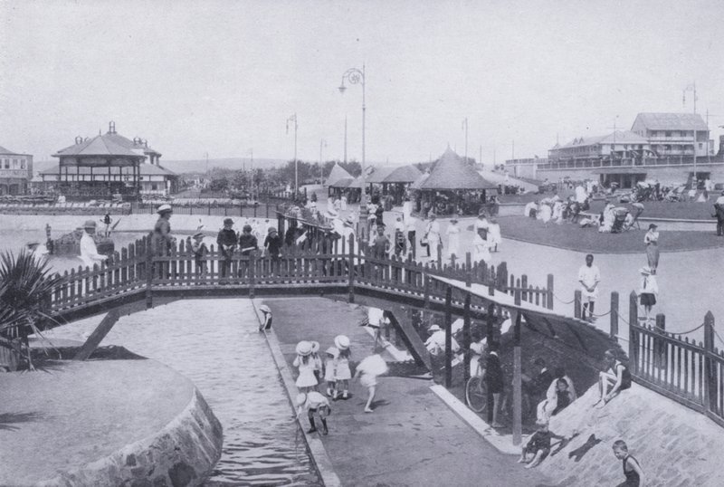 Ponte sullo Stagno dei Bambini, Ocean Beach, Durban da South African Photographer