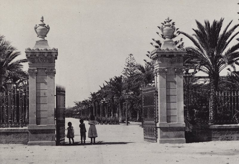 Cadice: Ingresso al Parco Genovese da Spanish Photographer