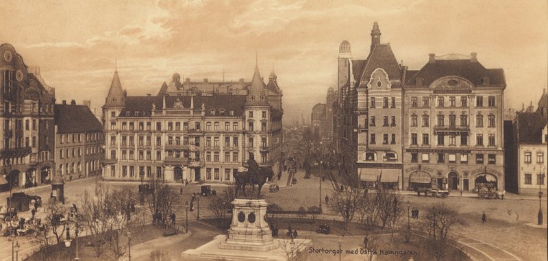 Malmo: Stortorget con Ostra Hamngatan (foto b/n) da Swedish Photographer