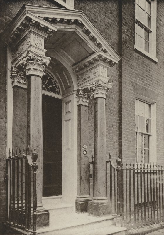 Porta, Brighton Road, Reigate, Surrey da William Galsworthy Davie