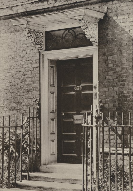 Portale, Rye, Sussex (foto in bianco e nero) da William Galsworthy Davie