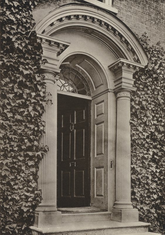 Porta, Steyning, Sussex da William Galsworthy Davie