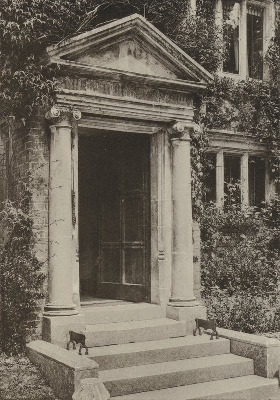 Porta, The Deanery, Battle, Sussex da William Galsworthy Davie